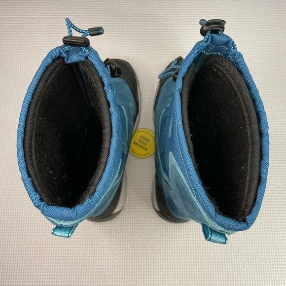 L.L. Bean snow boots for kids size 5, It fits women 6.5, blue suede. - Picture 8 of 13